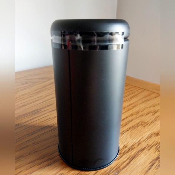 NovelTeas "Cup of Cthulhu" loose leaf Chinese green tea & bookmark set - Picture 2 of 4